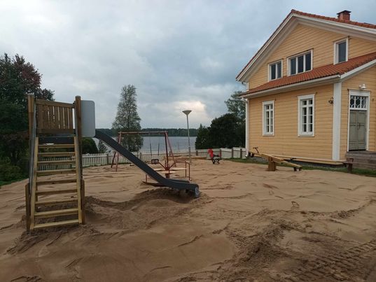 Kuvassa seurakuntakeskus Pielavedellä.